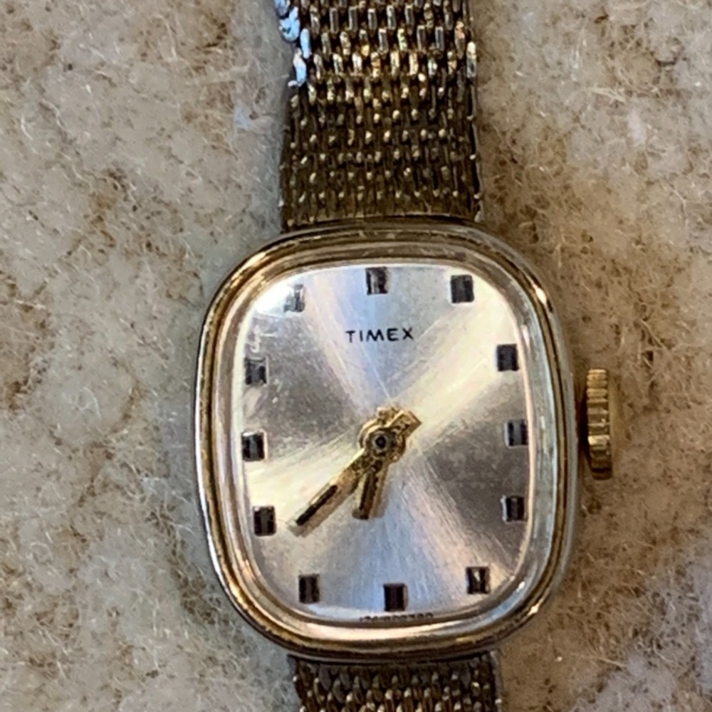 Rectangular Timex Wind Watch Mesh Bracelet. - image 1